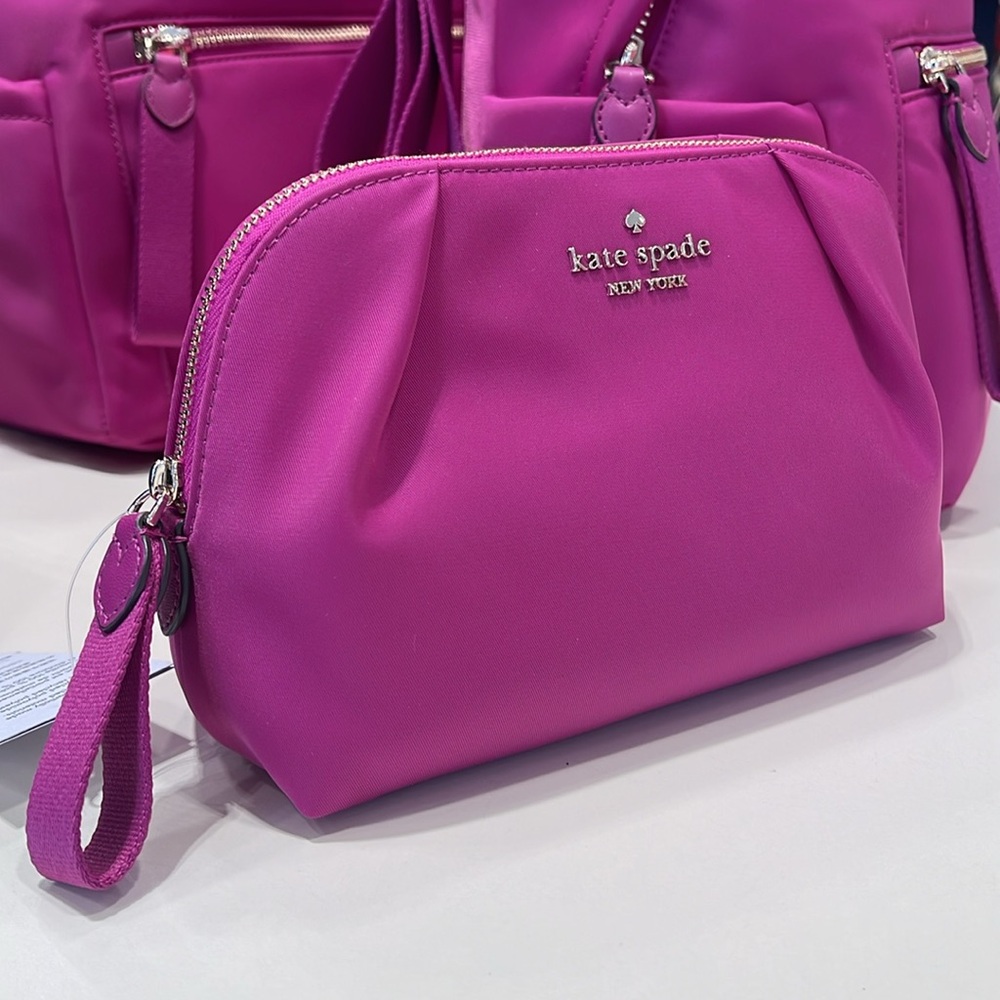 Kate Spade Chelsea Nylon Cosmetic Bag
Baja Rose
NWT - Picture 2 of 16